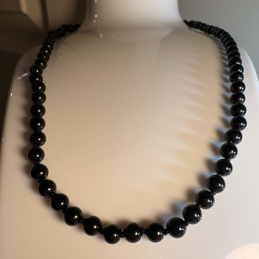 10k gold Black Onyx Beaded Elegant 17”Necklace